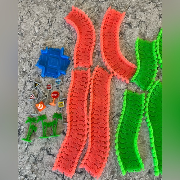 Magic tracks lot - variety of colors - Picture 4 of 4